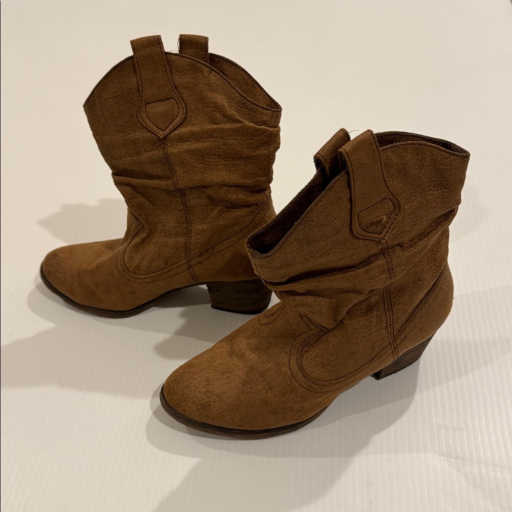 Rocket Dog boots tan women’s size 8.5